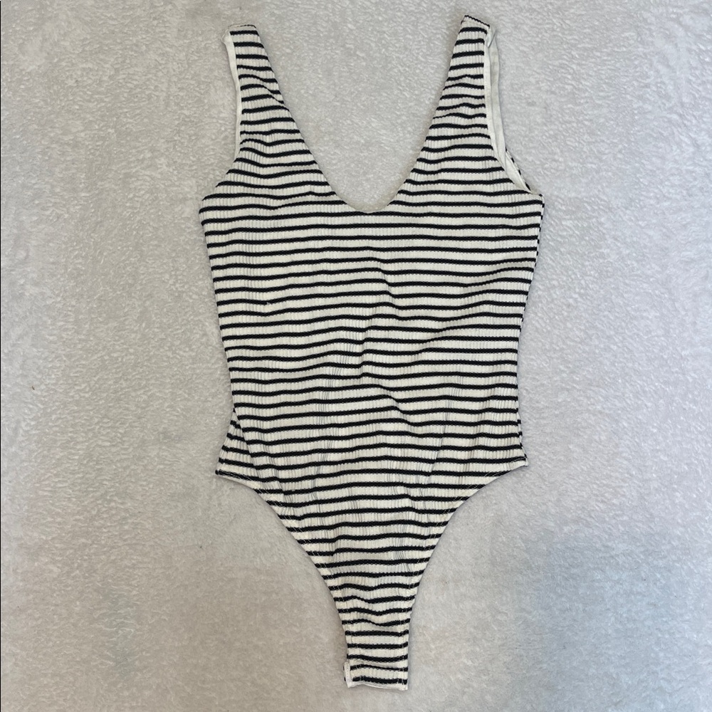 Lulu's Black and White Stripe Deep V-Neck Sleeveless‎ Bodysuit Summer Casual M